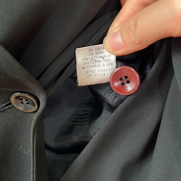 Tahari Vintage Black Padded Blazer - size 10 - Picture 6 of 11